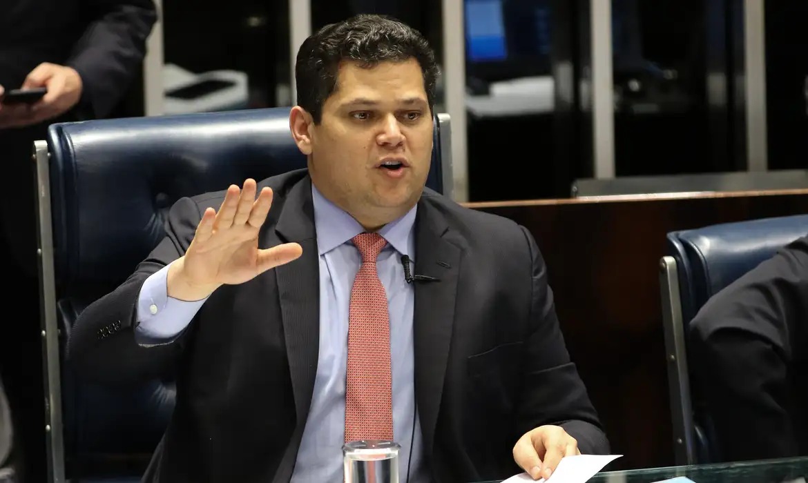 Imagem de Alcolumbre reafirma que não há prazo para análise de pedidos de impeachment de ministros do STF