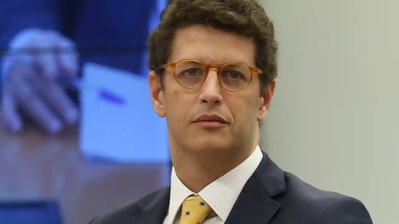 Imagem de Ricardo Salles desiste da candidatura ao Senado para apoiar Derrite e André