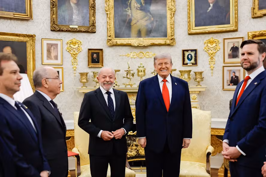 Imagem de Lula afirma que não discutiu com Trump classificação de facções brasileiras como terroristas