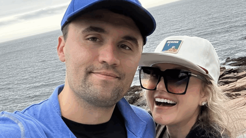 Charlie e Erika Kirk foram casados de 2021 a 2025 e tiveram 2 filhos