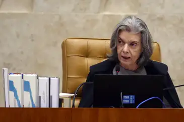 Imagem de Cármen Lúcia afirma que apenas brasileiros podem decidir o futuro do país