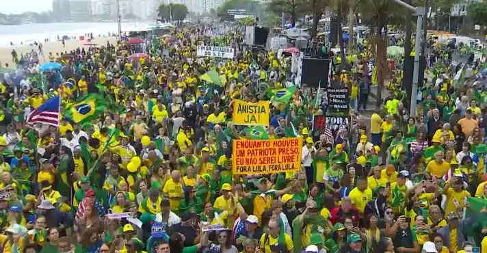 Imagem de “Reaja, Brasil”: multidões ocupam ruas em defesa da anistia e contra o STF