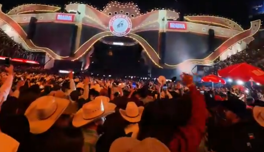 Imagem de Público xinga Lula durante show de Gusttavo Lima em Barretos (SP)