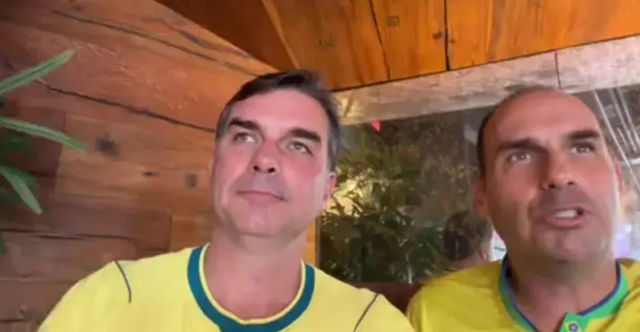 Imagem de Flávio Bolsonaro afirma que governo Lula é favorecido politicamente por tarifa dos EUA