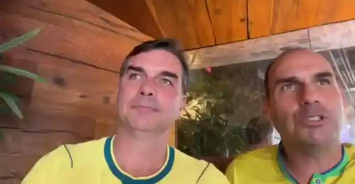 Imagem de Flávio Bolsonaro afirma que governo Lula é favorecido politicamente por tarifa dos EUA