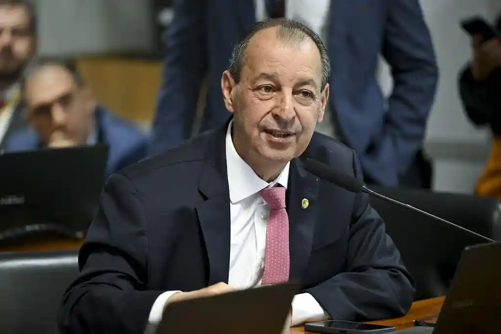 Imagem de Relator marca leitura de parecer da PEC que prevê fim da escala 6×1