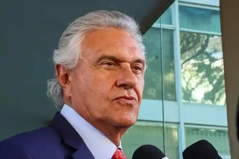 Imagem de Caiado critica Lula por recusar diálogo com Trump sobre tarifa de 50%