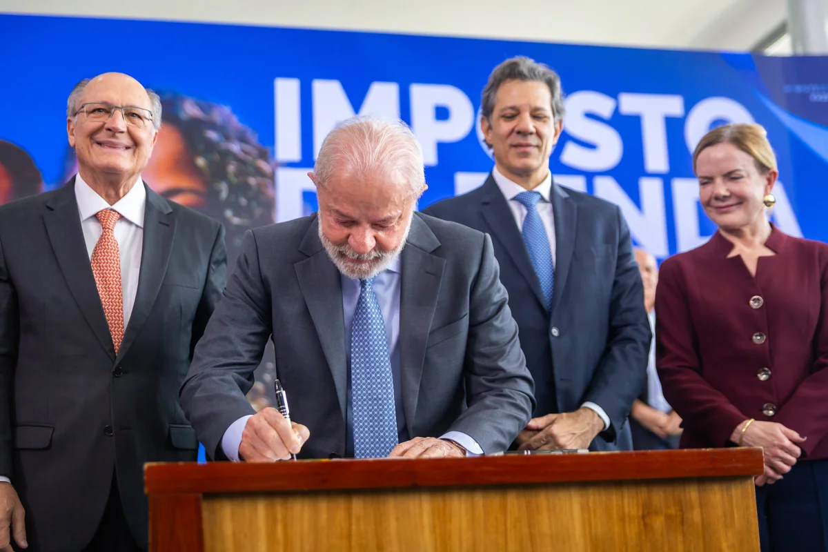 Imagem de Lula usa cadeia nacional para exaltar isenção do IR e promete impacto de R$ 28 bilhões na economia