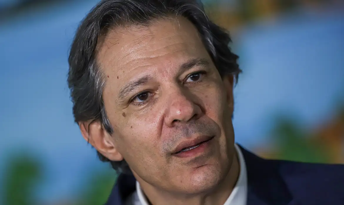 Imagem de “Salto mais alto”: PT avalia Haddad para Presidência
