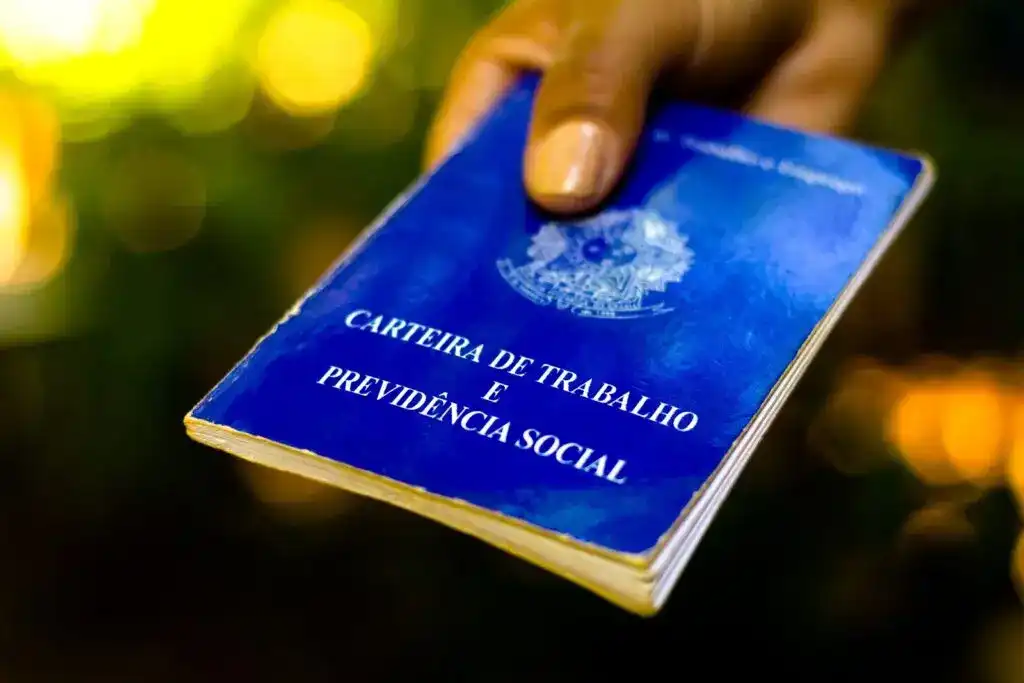 Imagem de Datafolha mostra aumento de brasileiros que associam pobreza à falta de esforço