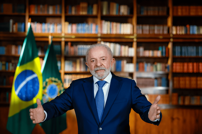 Imagem de Lula reage a tarifa dos EUA com discurso de enfrentamento e insinua traição interna: “chantagem inaceitável”