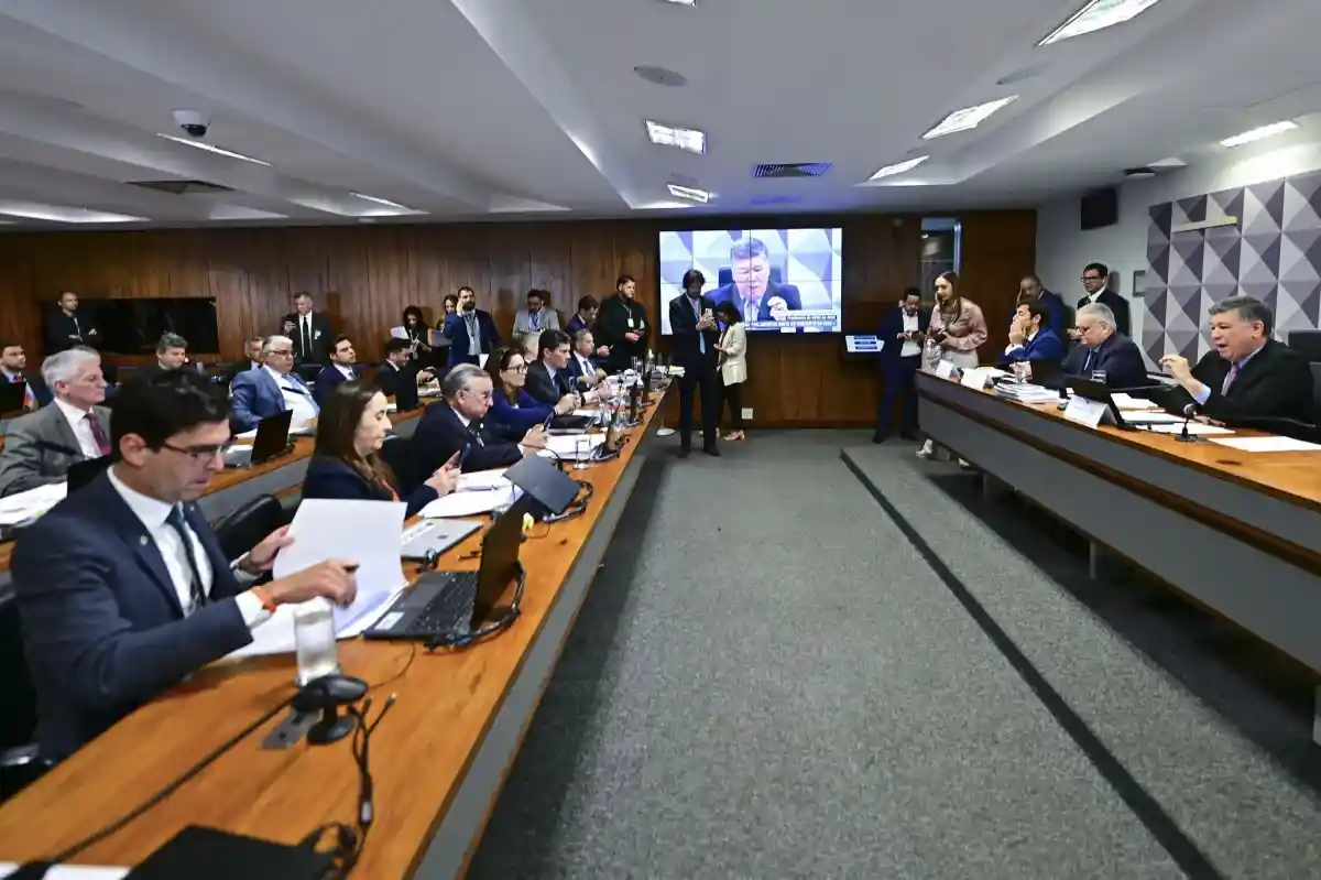 Imagem de CPMI do INSS deve votar pedido de quebra de sigilos de Lulinha e ex-sócio de banqueiro ligado ao Banco Master