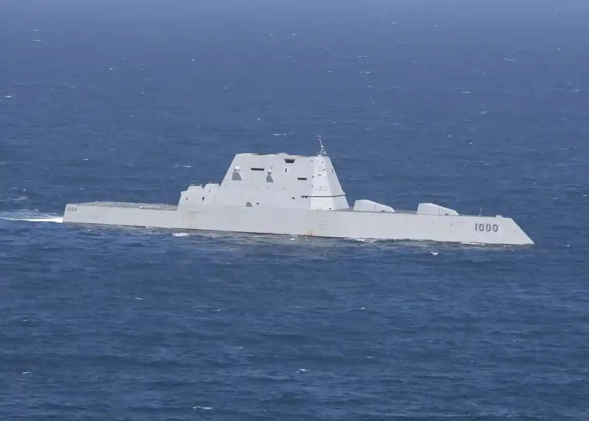 Imagem de EUA enviam navios de guerra para a costa da Venezuela em operação contra cartéis