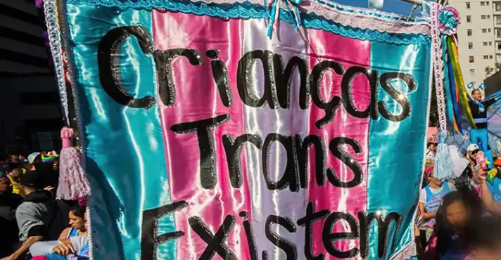 Imagem de Governo Lula expõe “criança trans” em transmissão oficial e apaga vídeo