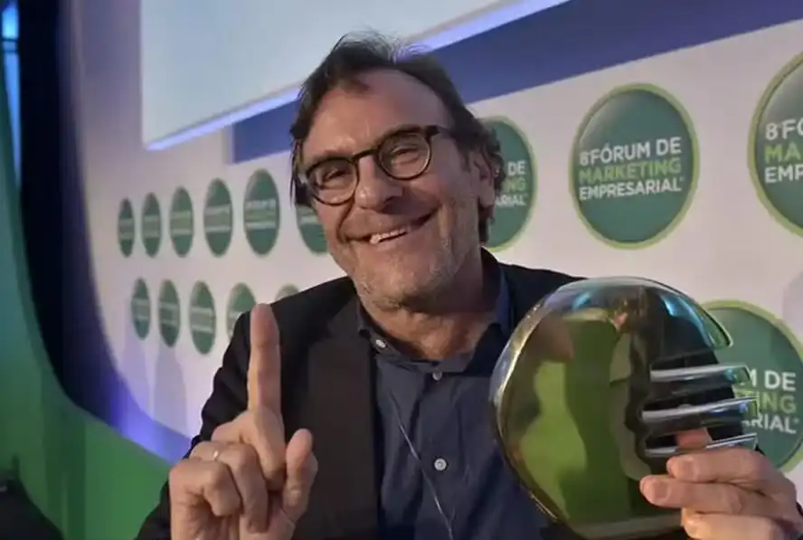 Imagem de Flávio Bolsonaro anuncia novo marqueteiro para pré-campanha presidencial