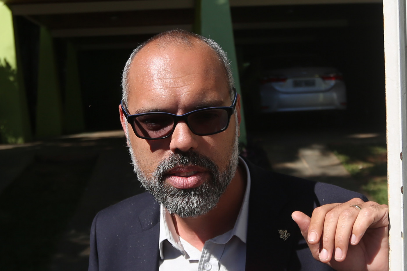 Imagem de Tarcísio é alvo de críticas de Allan dos Santos por postura diante de Alexandre de Moraes