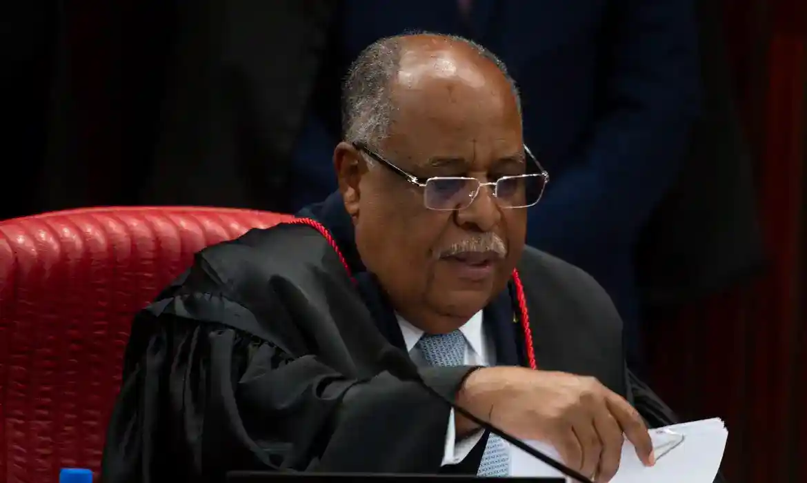 Imagem de Ministro do STJ se declara impedido em processos ligados ao Banco Master