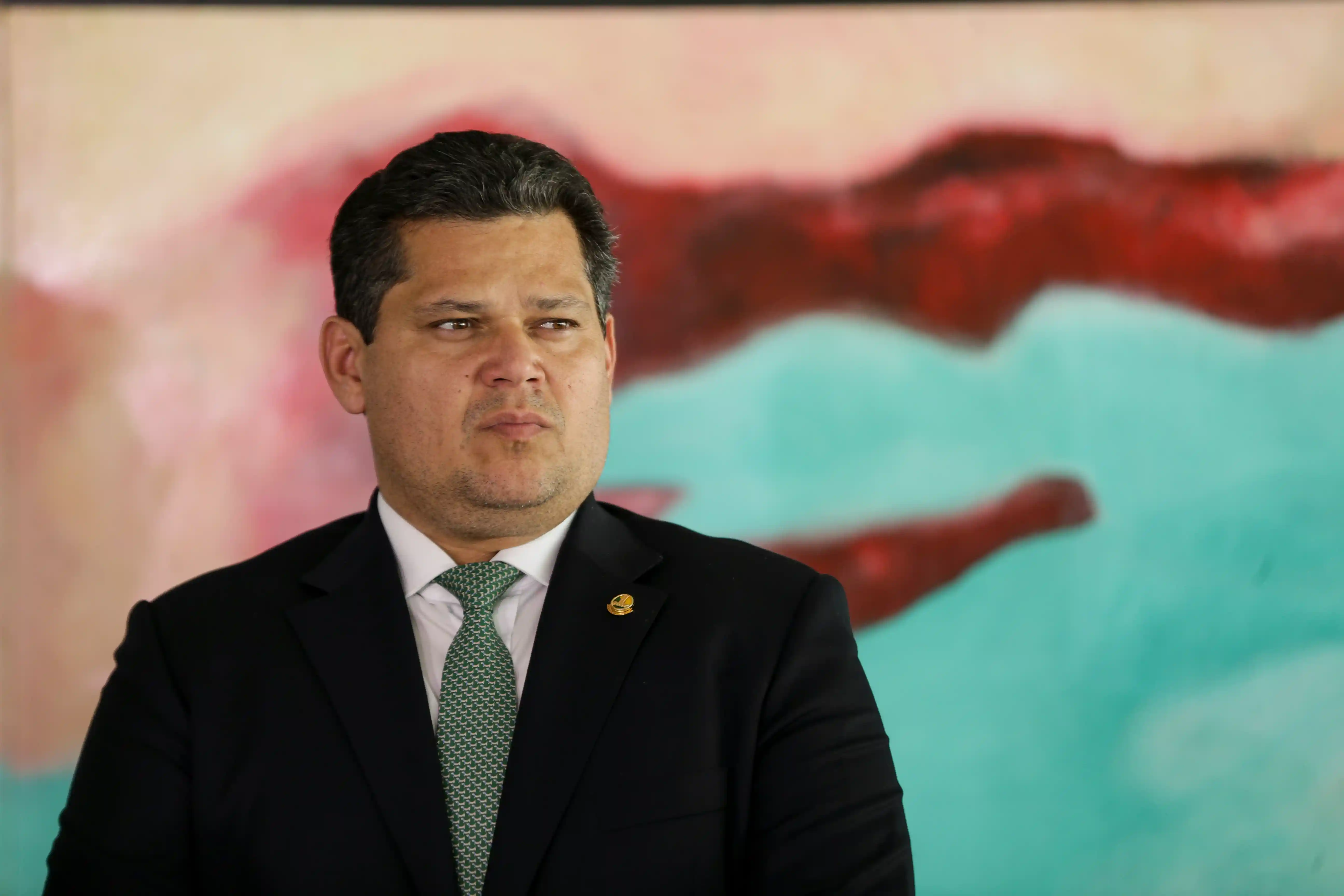 Imagem de Alcolumbre sinaliza apoio a Messias e busca pacificar relação antes de sabatina no Senado