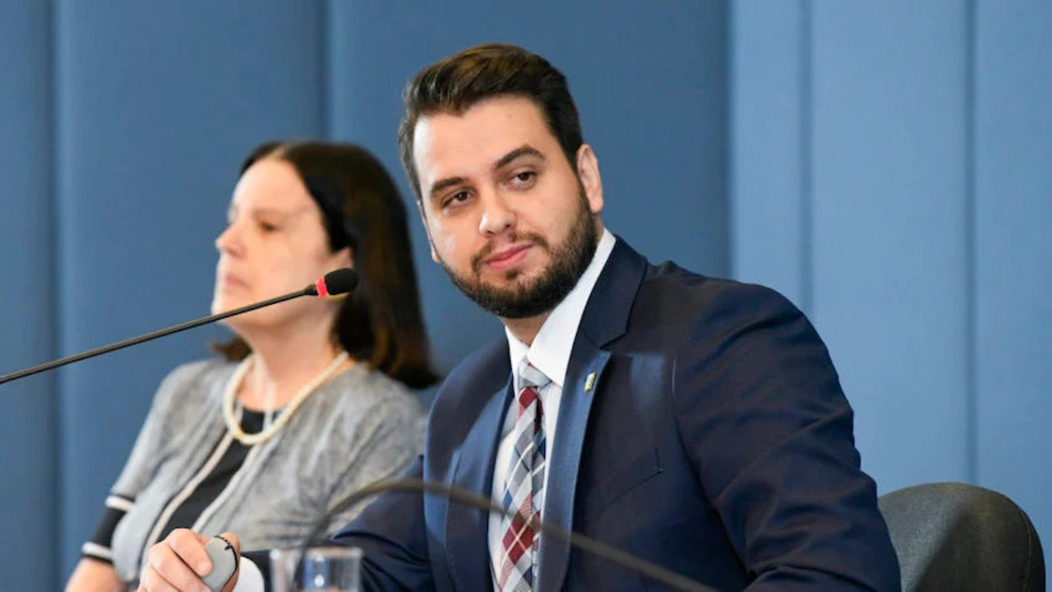 Imagem de Moraes descarta violação, mas mantém medidas cautelares contra Filipe Martins