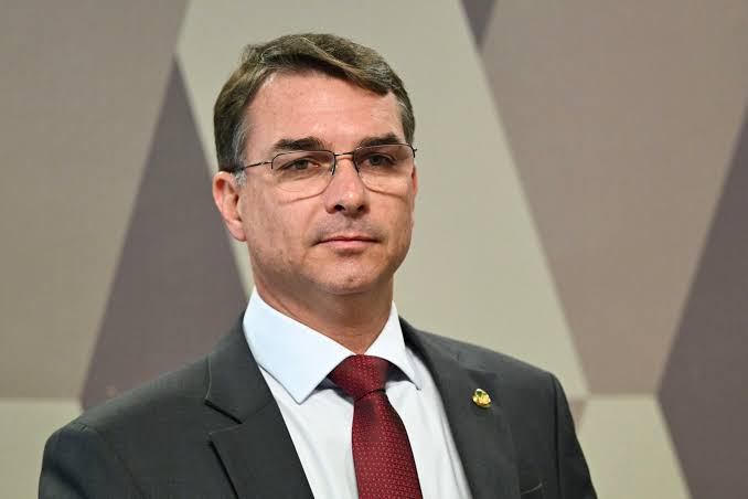 Imagem de Flávio Bolsonaro fica sem apoio oficial de chapa no Piauí