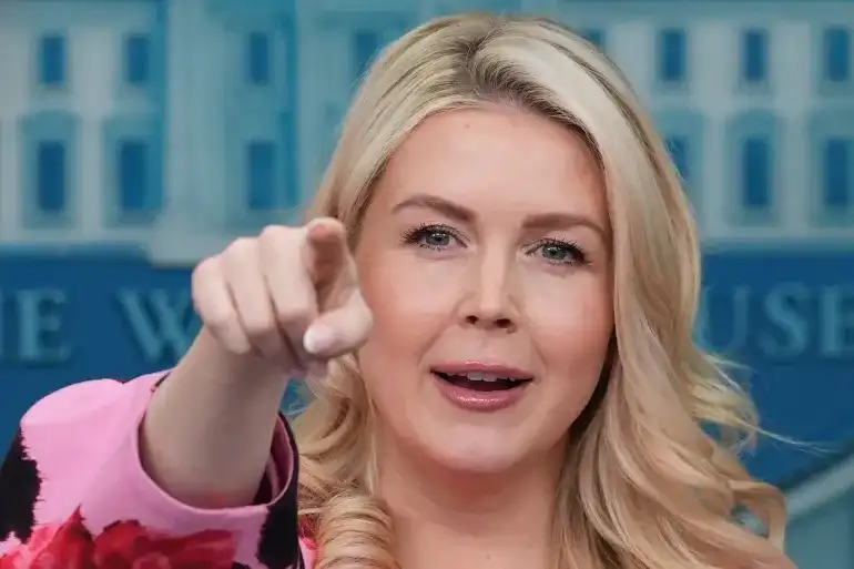 Imagem de Trump anuncia saída da porta-voz da Casa Branca após decisão de Karoline Leavitt