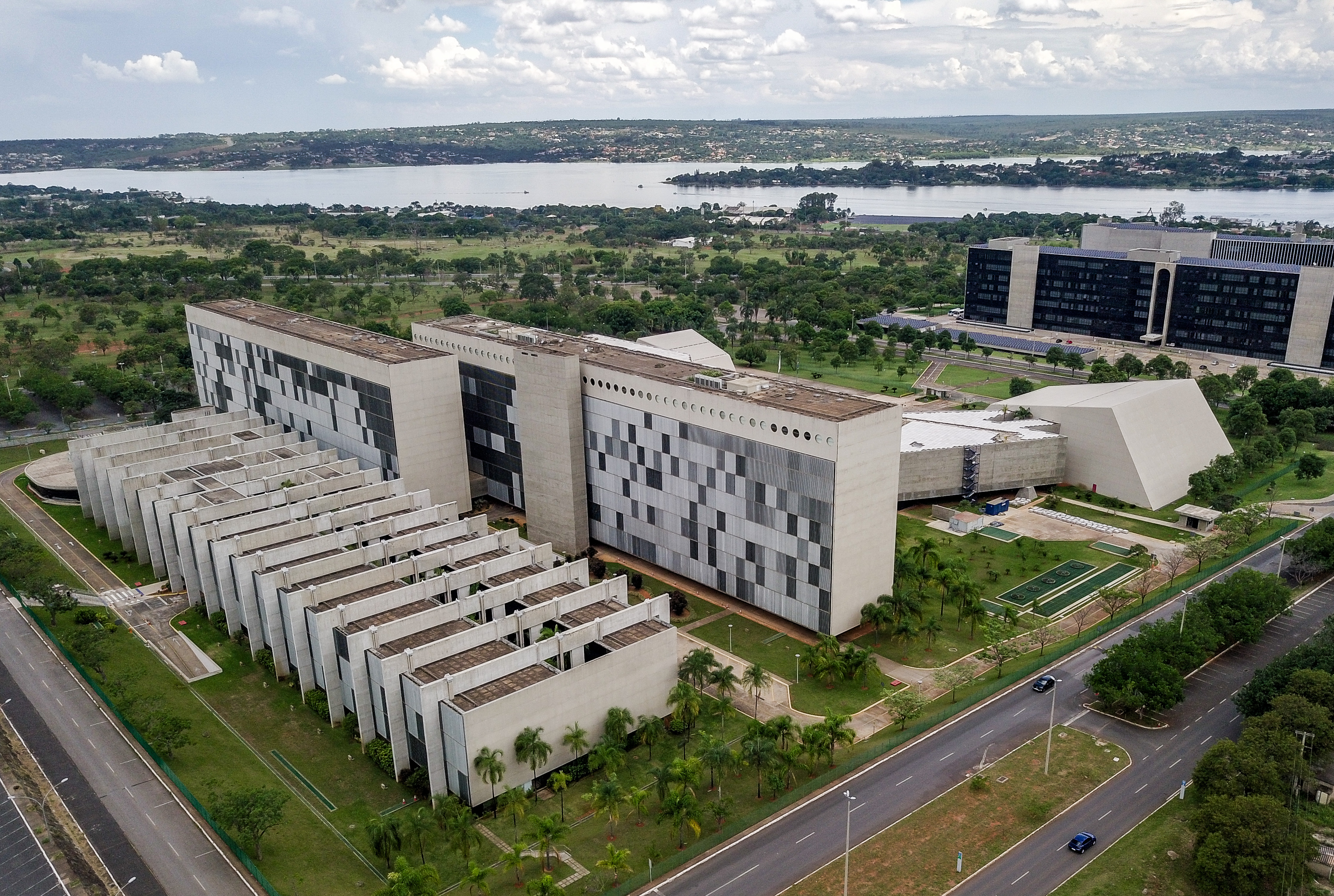 Imagem de STJ articula reação após governo determinar retorno de delegados à PF