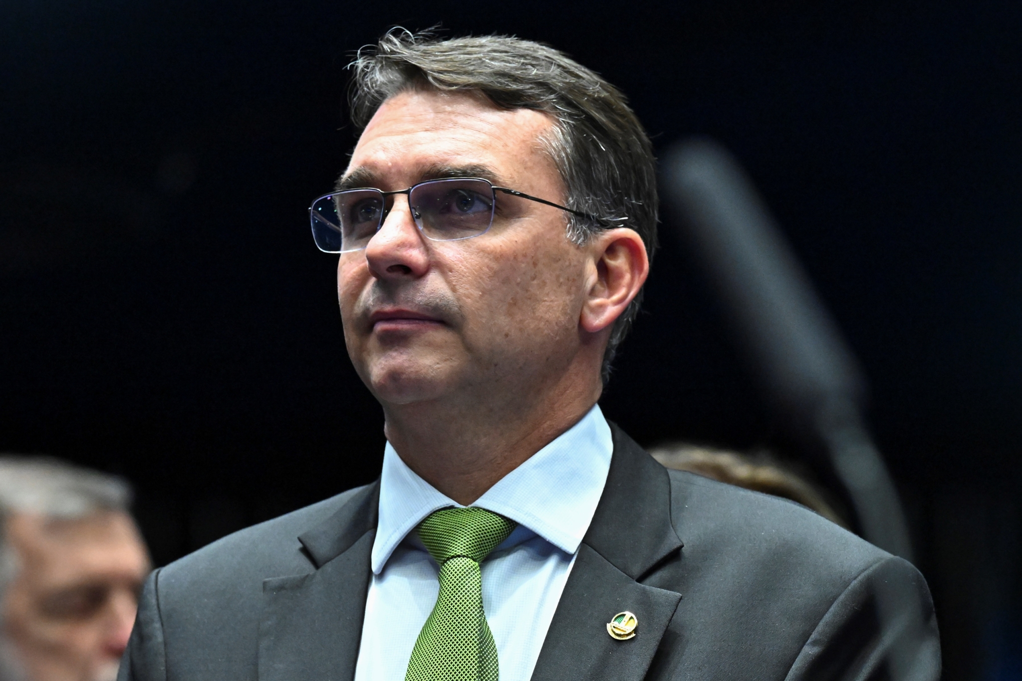Imagem de Flávio Bolsonaro avalia Campos Neto e Mansueto para comandar a Fazenda