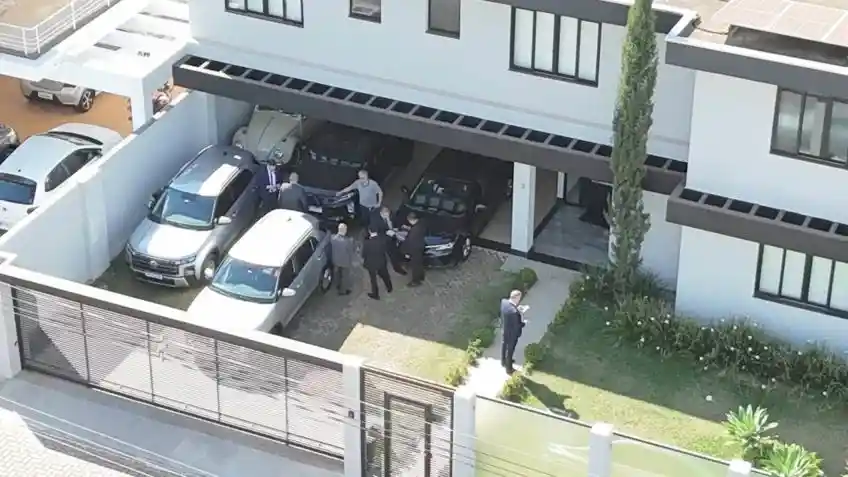 Na imagem, vista aérea da casa onde Bolsonaro vive com a família em Brasília