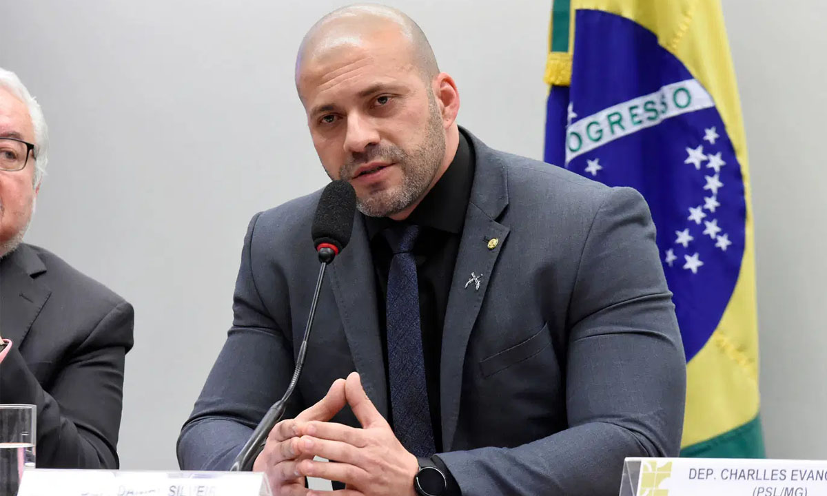 Imagem de Moraes dá 48 horas para defesa explicar vídeo de Daniel Silveira