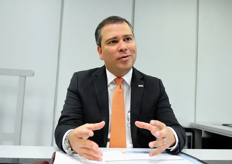 Imagem de Ex-presidente do BRB pede transferência para negociar delação