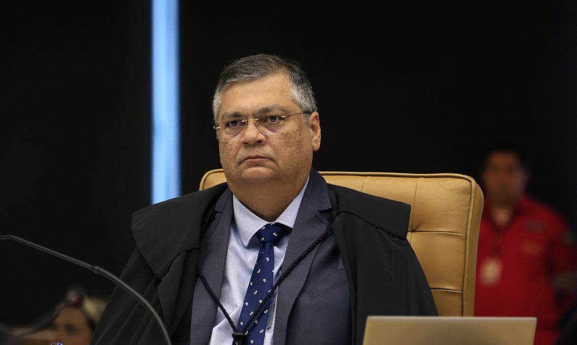 Imagem de Dino pede vista e adia análise sobre investigação de Moraes no caso Banco Master