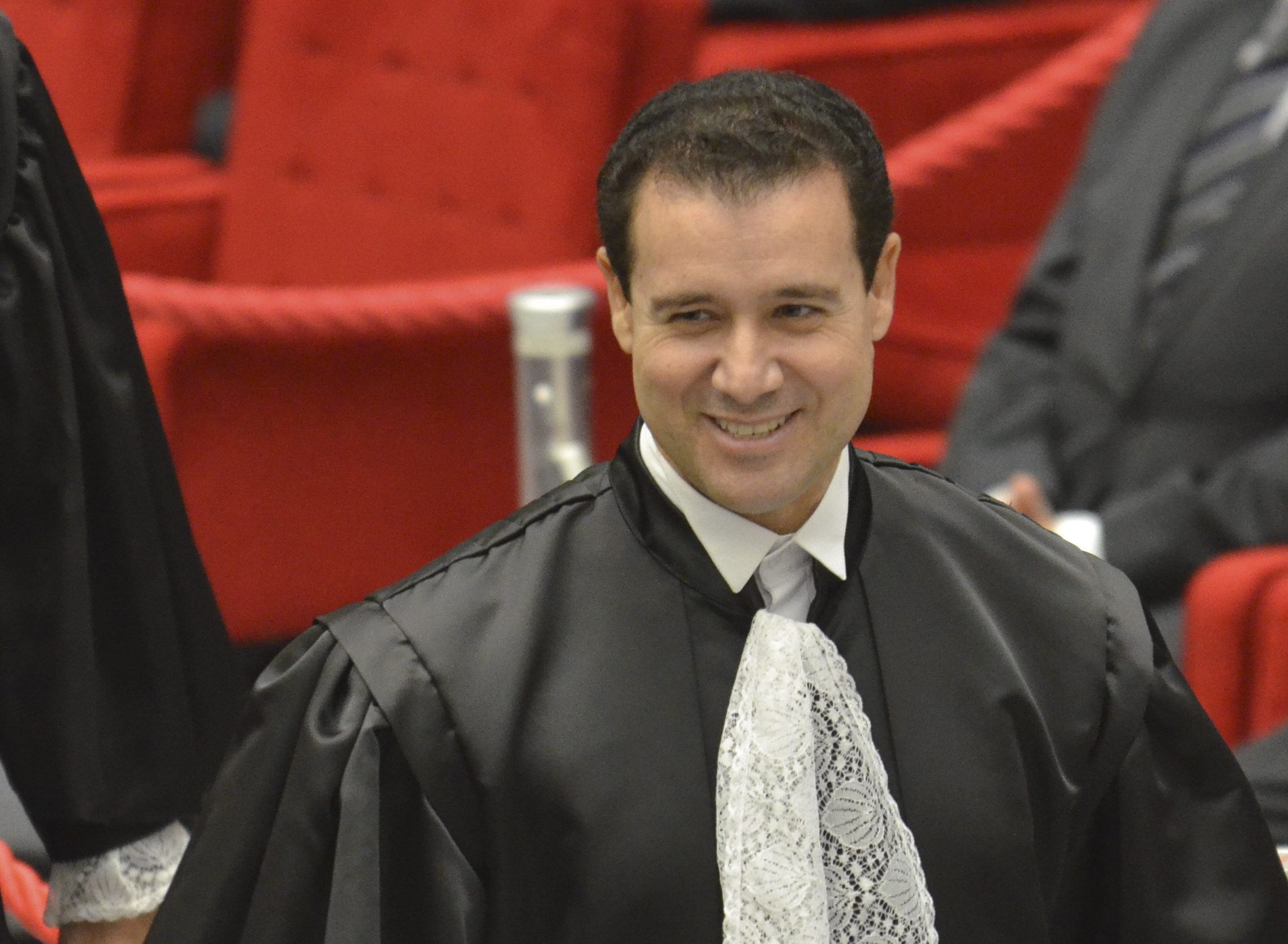 Imagem de Relatório do Coaf aponta repasses de quase R$ 600 mil a ex-ministro do STJ ligados a empresa investigada na CPMI do INSS