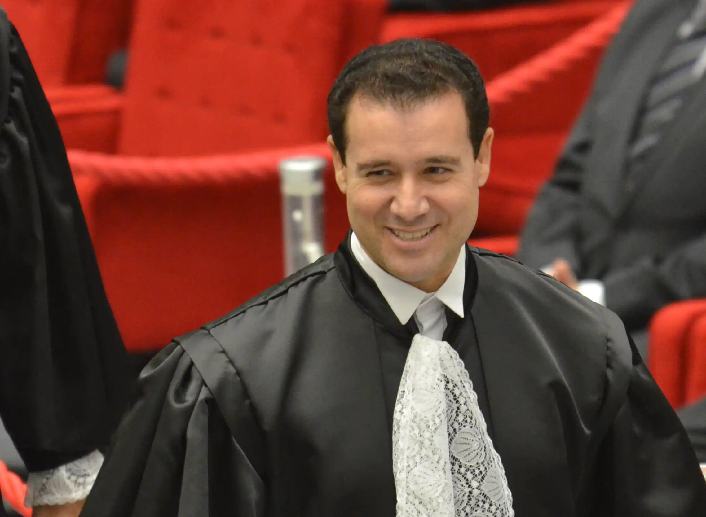 Imagem de Relatório do Coaf aponta repasses de quase R$ 600 mil a ex-ministro do STJ ligados a empresa investigada na CPMI do INSS