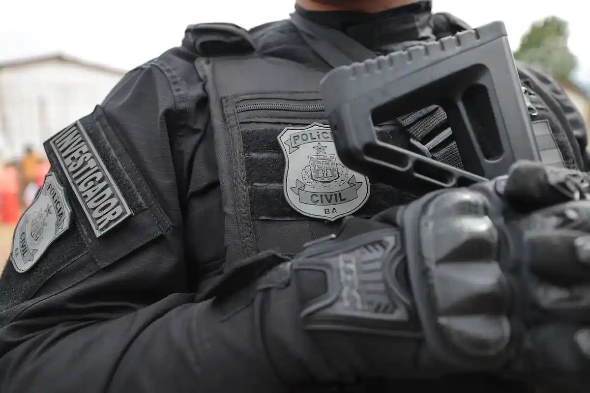 Imagem de Mulher é atacada com ácido pelo companheiro na Bahia; suspeito é preso em flagrante