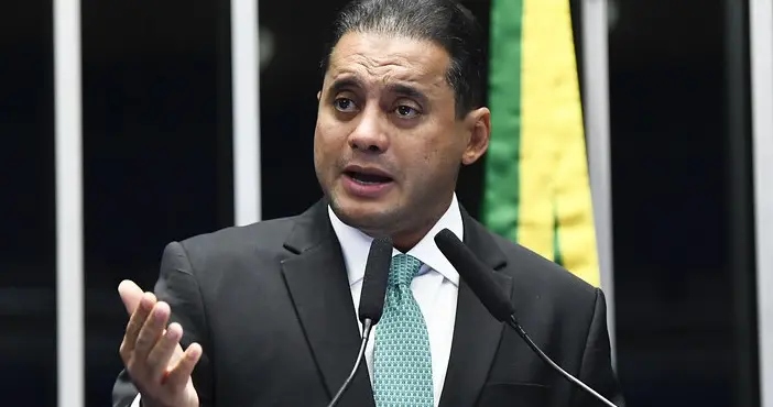 Imagem de Relator atende pleito de Gilmar e propõe lei que dificulta impeachment de autoridades, incluindo ministros do STF