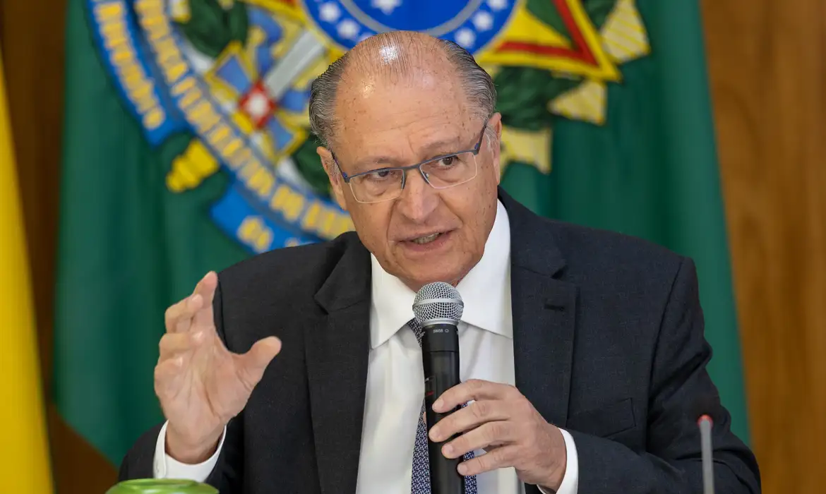 Imagem de Alckmin aposta em viagem de Lula aos EUA para reduzir tarifaço