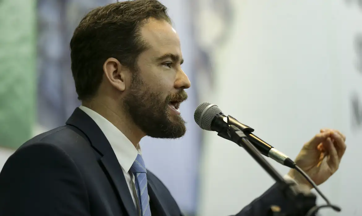 Imagem de Governo Lula admite dificuldade para fechar contas e precisa de R$ 30 bilhões extras em 2026