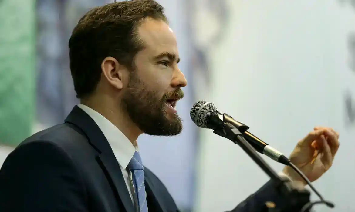 Imagem de Governo Lula admite dificuldade para fechar contas e precisa de R$ 30 bilhões extras em 2026