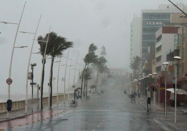 Imagem de Frente fria avança pela Bahia e Inmet emite alerta de chuvas intensas para todo o estado
