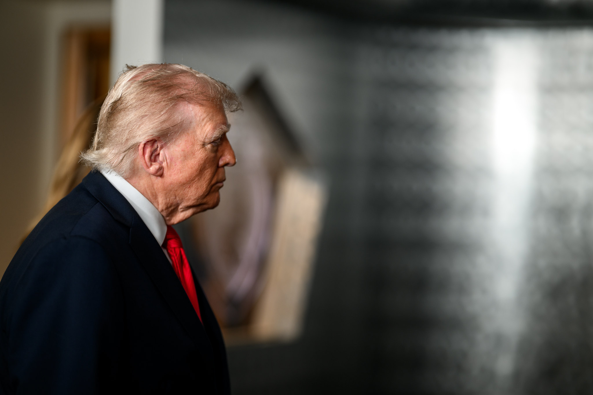 Imagem de Governo Trump proíbe uso de recursos federais para tratamentos de transição de gênero em menores