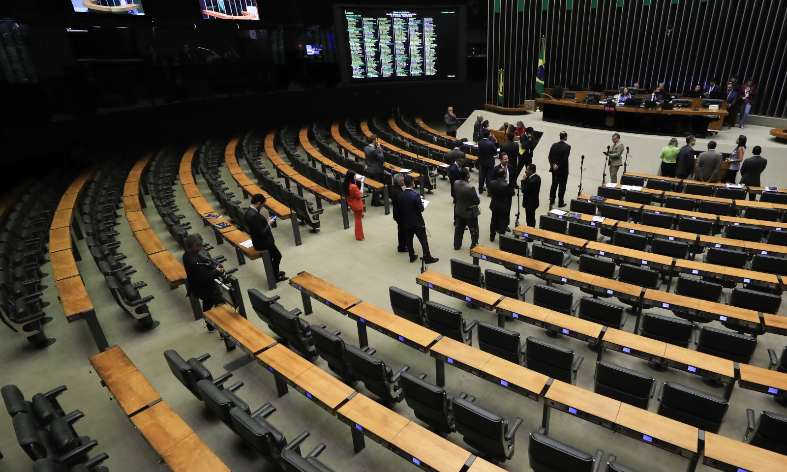 Imagem de Câmara cassa mandatos de sete deputados após decisão do STF sobre sobras eleitorais