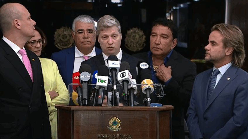 Imagem de Oposição apresenta pedido de impeachment contra Dino e Moraes no Senado