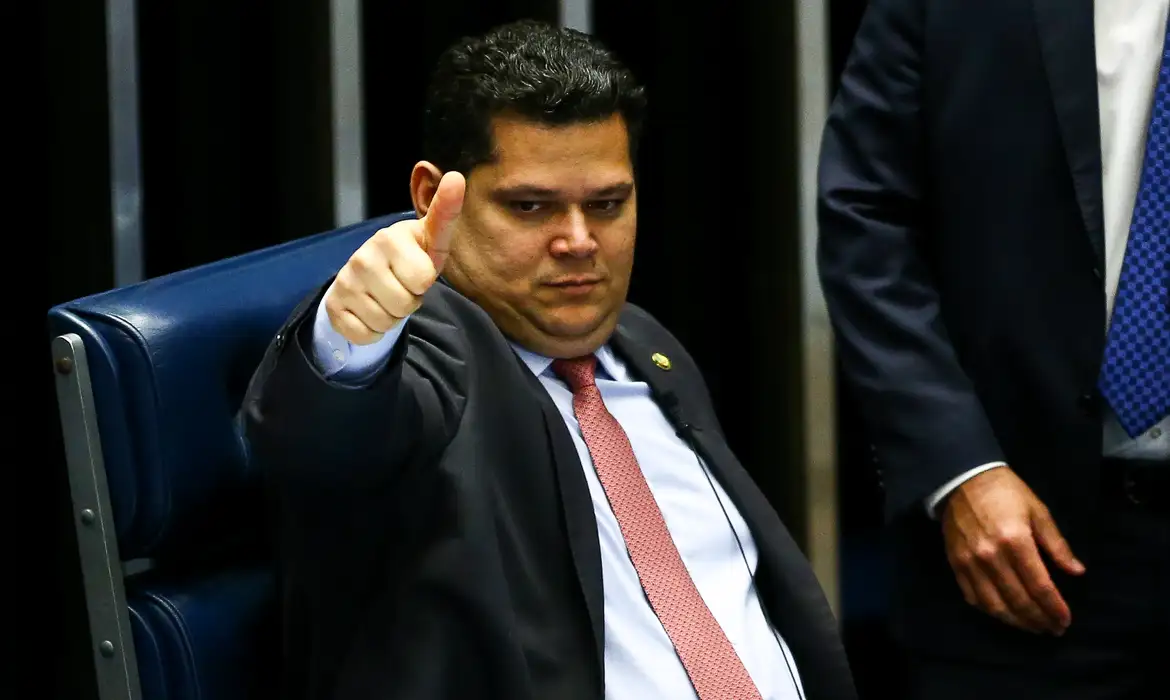 Imagem de PT mapeia cargos ligados a Alcolumbre após derrota de Messias no Senado