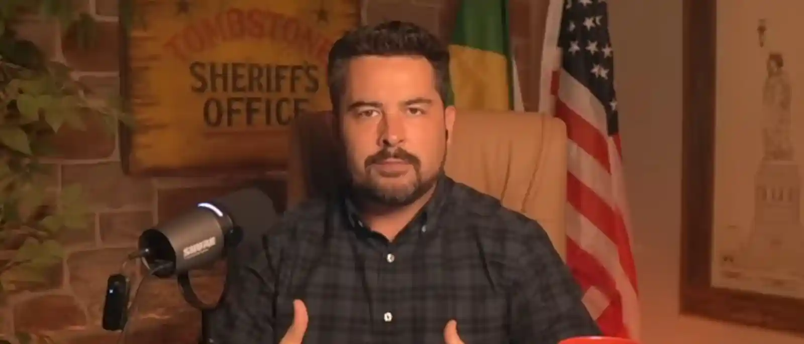 Imagem de Paulo Figueiredo diz que Flávio Bolsonaro está bem e anuncia coletiva nos Estados Unidos