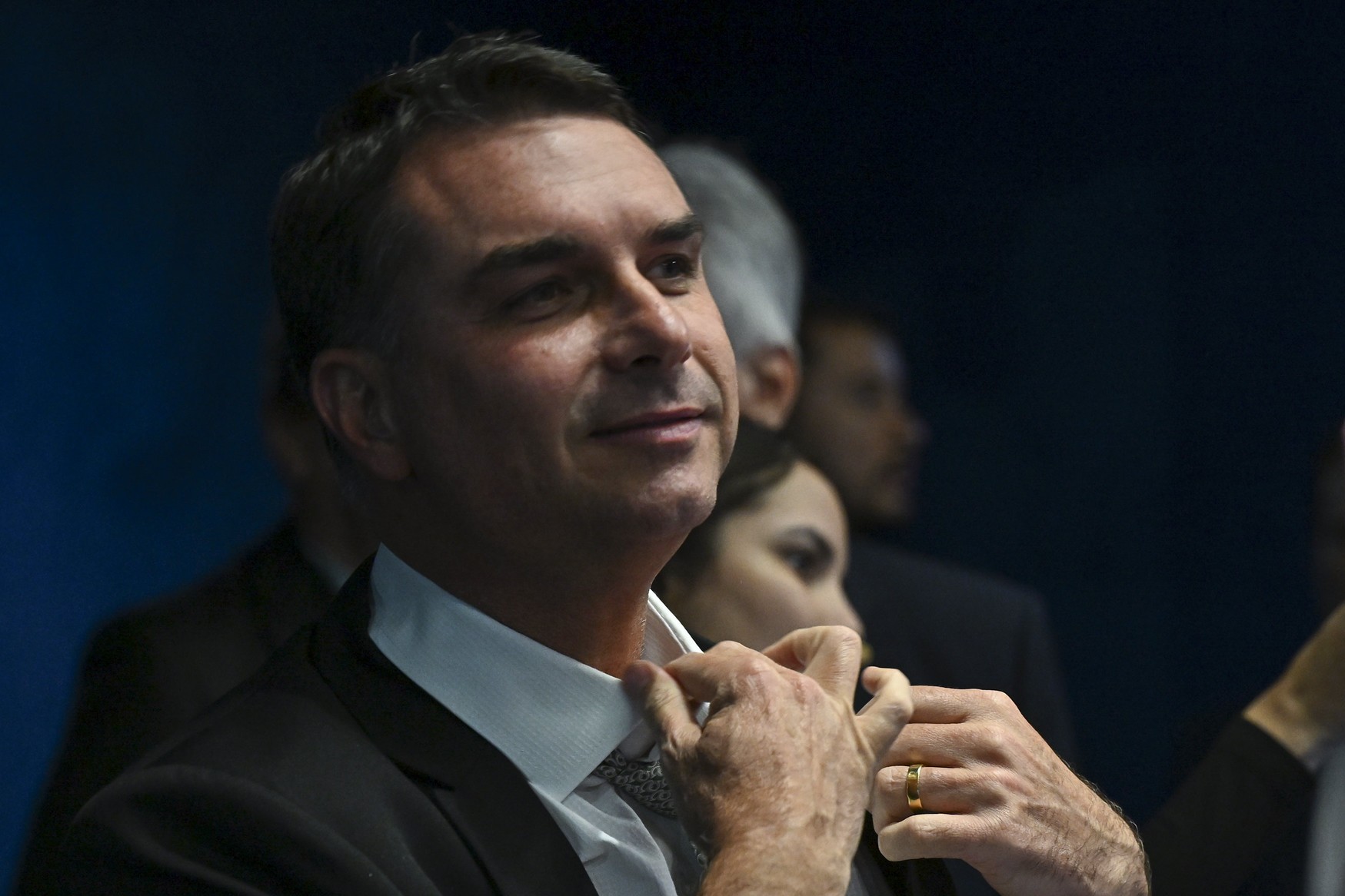 Imagem de Flávio Bolsonaro afirma desconhecer homem citado em investigação do Banco Master