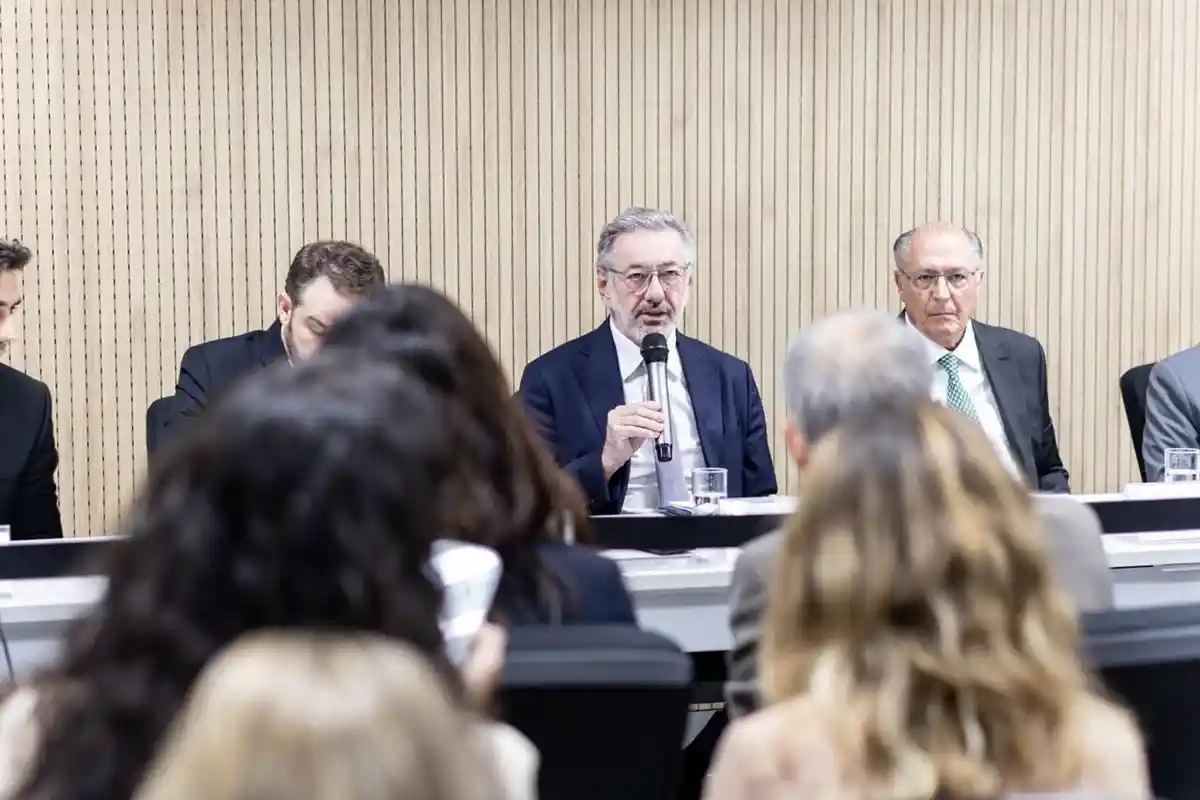Imagem de Governo prevê nova tarifa dos EUA sobre produtos brasileiros e aguarda definição sobre cobrança adicional