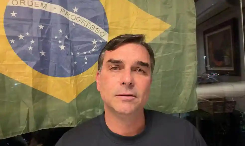 Imagem de Flávio diz que foto com "Sicário" foi criada por inteligência artificial