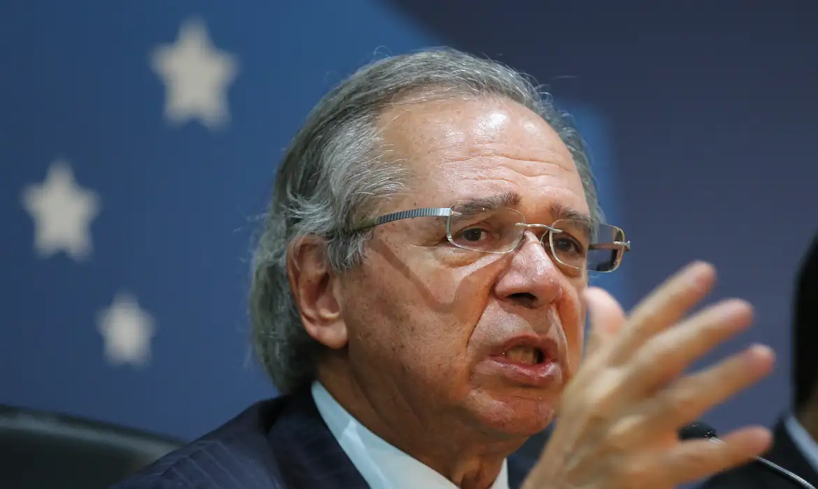 Imagem de Flávio Bolsonaro destaca Paulo Guedes como conselheiro-chave e promete retomada do projeto econômico liberal