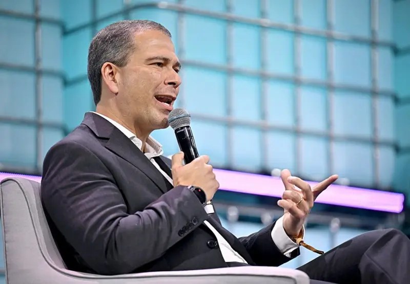 Imagem de Mendonça e Fux votam para manter prisão de ex-presidente do BRB no STF