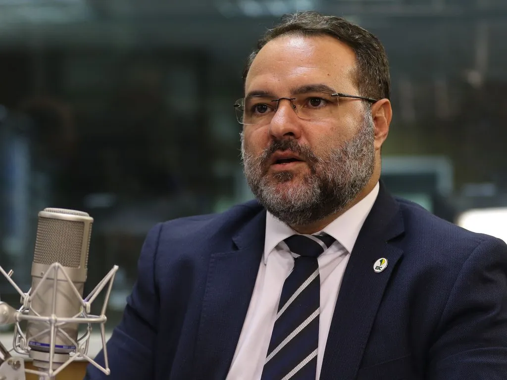 Imagem de Aliados de Flávio apontam Jorge Oliveira como favorito para primeira vaga no STF